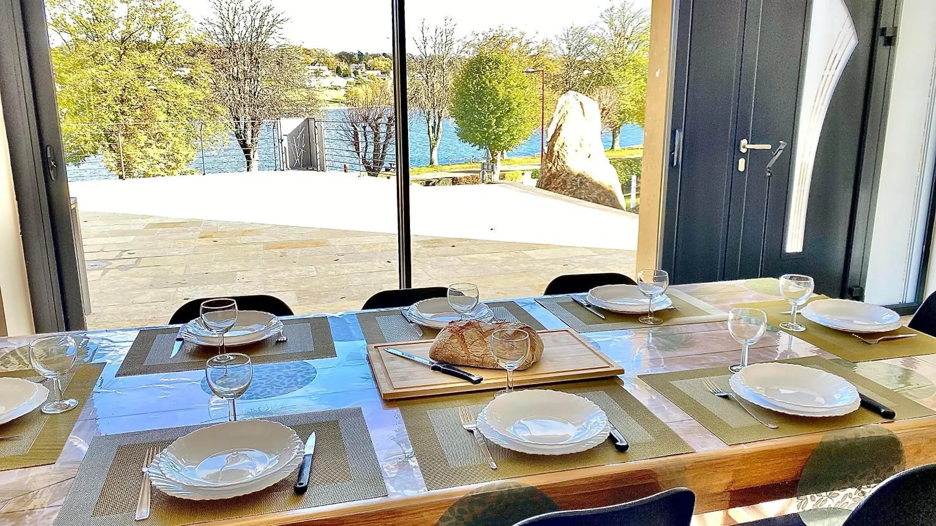 Villa Le Menhir 4 Ch Au Bord Du Lac Et Terrasse Villefranche-de-Panat