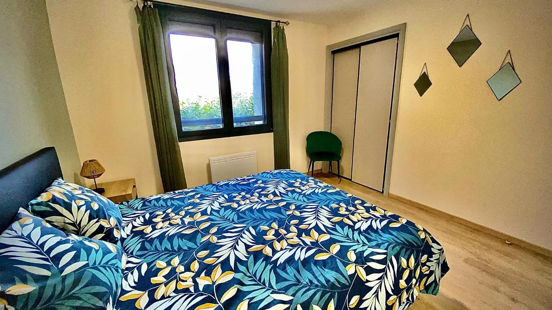 Villa Le Menhir 4 Ch Au Bord Du Lac Et Terrasse Villefranche-de-Panat 0*,