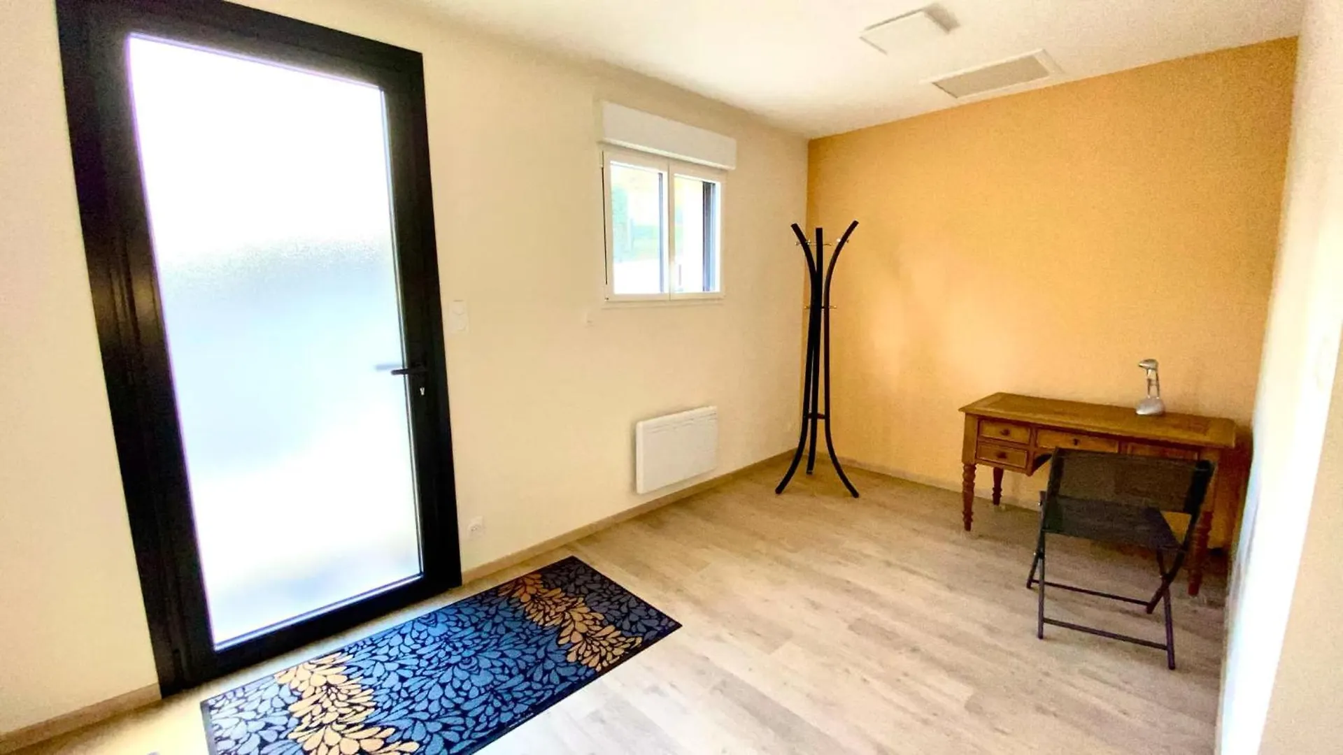 Villa Le Menhir 4 Ch Au Bord Du Lac Et Terrasse Villefranche-de-Panat فرنسا